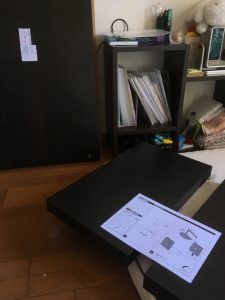 センターテーブル組み立て